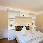 Hotel Weinberg-schloesschen 3*