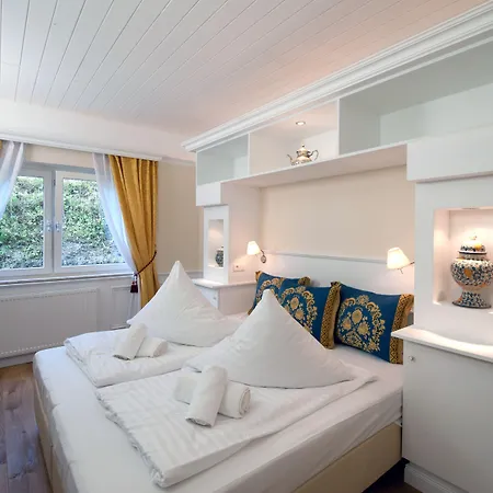 호텔 Weinberg-schloesschen 3*