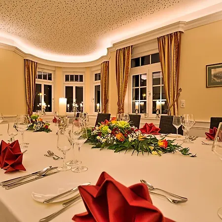 Weinberg-schloesschen 3*